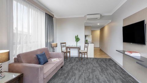 Oaks Sydney North Ryde Suites - Accommodation Main Beach 2