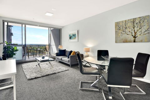 North Sydney Large Two Bedroom MIL2302 - Accommodation Main Beach 0