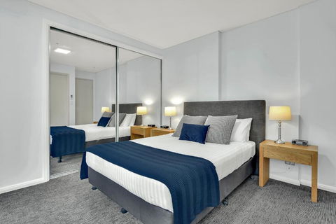 North Sydney Large Two Bedroom MIL2252402 - Accommodation Main Beach 2