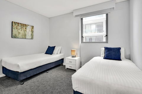 North Sydney Large Two Bedroom MIL2252402 - Accommodation Main Beach 3