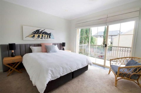 Norwood Saltbush Retreat With Wifi - Accommodation Main Beach 2