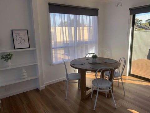 Nth Central 4BR Reno W WiFi - Accommodation Main Beach 2