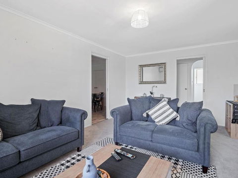Oakland Holiday Home - Accommodation Main Beach 0