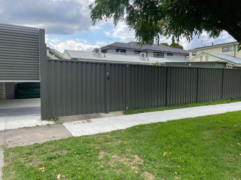 Oakleigh Private Unit - Accommodation Main Beach 2