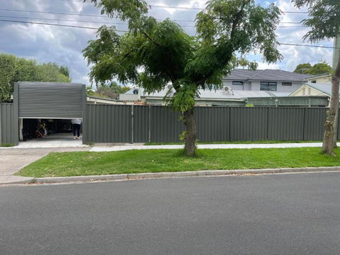 Oakleigh Private Unit - Accommodation Main Beach 1