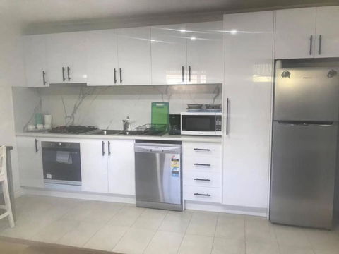 Oakleigh Private Unit - Accommodation Main Beach 0