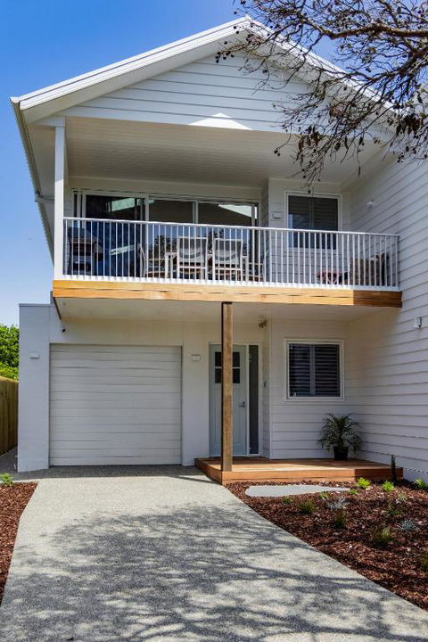 Oakwood Retreat - Accommodation Main Beach 1