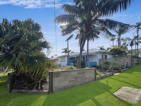 Oasis Coastal Stay - Accommodation Main Beach 3