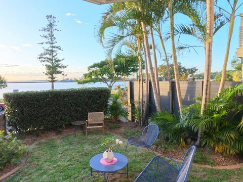 Oasis On Esplanade - Accommodation Main Beach 2