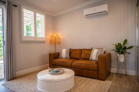Oasis On Esplanade - Accommodation Main Beach 3
