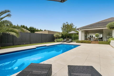 Oasis Portsea - Accommodation Main Beach 2