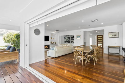 Oasis Portsea - Accommodation Main Beach 3