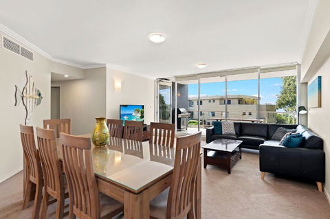 Oasis Unit 3 5 Laman Street - Accommodation Main Beach 2