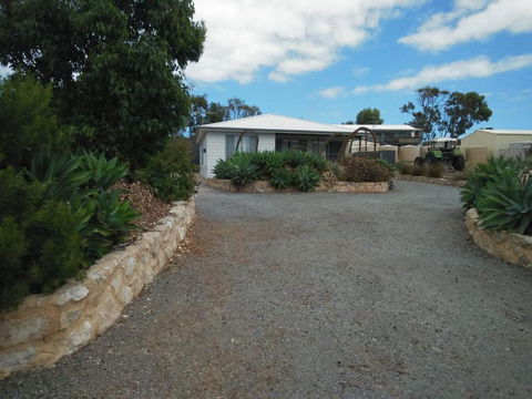 Ocean 17 - Accommodation Main Beach 0