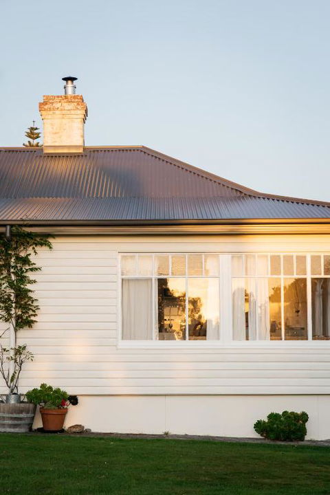 Ocean Beach Front, 3 Capes Cottage. - Accommodation Main Beach 1