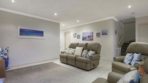 Ocean Beach Holiday House - Accommodation Main Beach 2