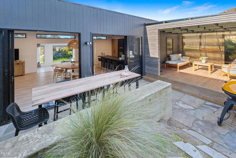 Ocean Beach Retreat - Accommodation Main Beach 1