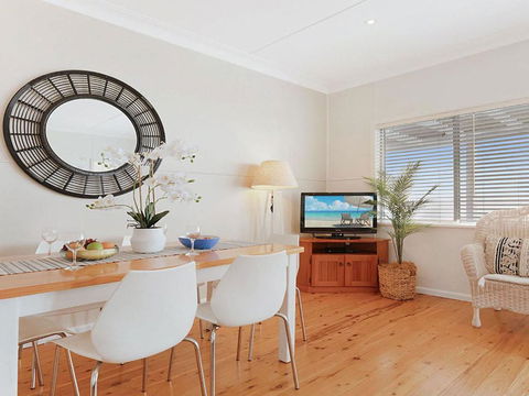 Ocean Blue Apartment One - Accommodation Main Beach 1