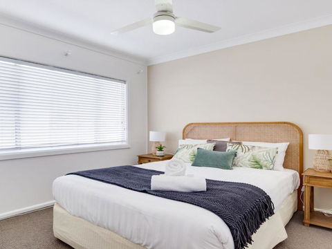 Ocean Blue Apartment Three - Accommodation Main Beach 3