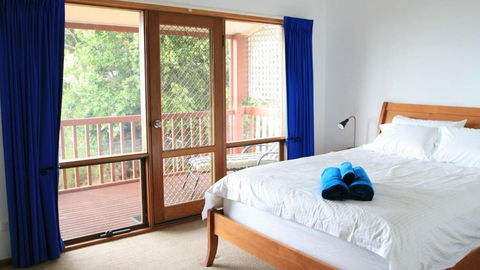 Ocean Blue KI. Absolute Ocean Front, Free WiFi - Accommodation Main Beach 1