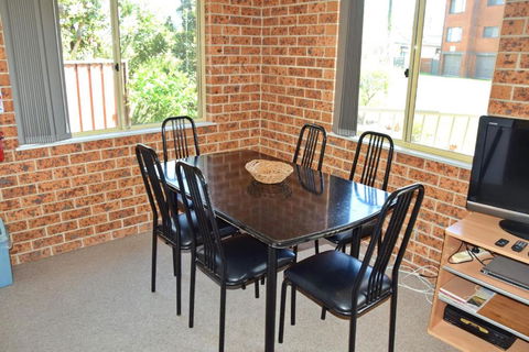 Ocean Breeze 4 - Bring Your Own Linen. - Accommodation Main Beach 3