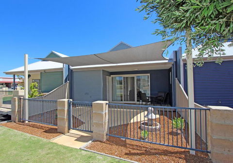 Ocean Breeze - Accommodation Main Beach 0