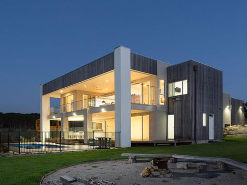 Ocean Breeze - Accommodation Main Beach 3