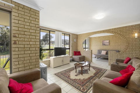 Ocean Drift - Accommodation Main Beach 0