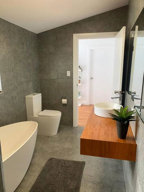 Ocean Eyre - Accommodation Main Beach 1