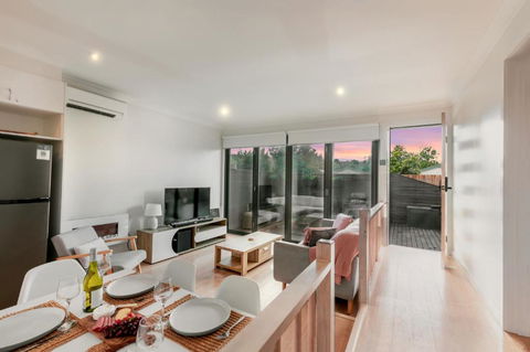Ocean Grace By The River And Ocean Pet Friendly - Accommodation Main Beach 1