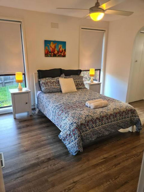 Ocean Grove - Walk To Beach, Park, Cafe & Pub - Accommodation Main Beach 1