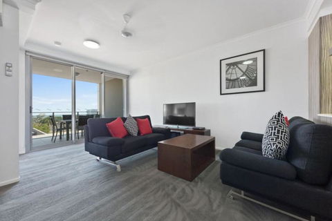 Ocean Outlook - Hip City Pad - Accommodation Main Beach 2