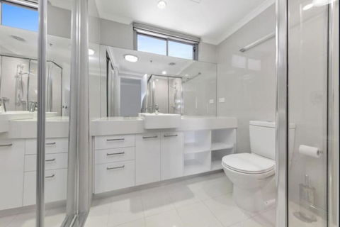 Ocean Outlook - Hip City Pad - Accommodation Main Beach 3