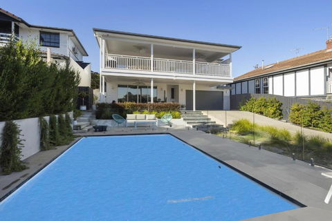 Ocean Pearl - Luxury Beach Retreat In Rye - Accommodation Main Beach 0