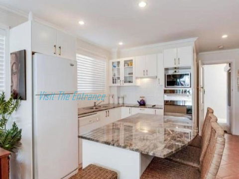 Ocean Pines Apartments 4 - Accommodation Main Beach 3