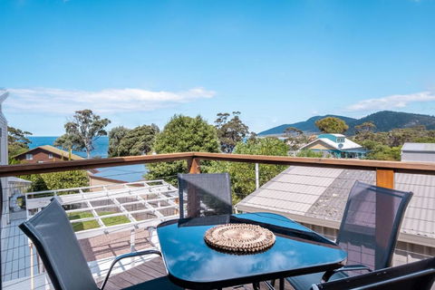 Ocean Pines - Accommodation Main Beach 0