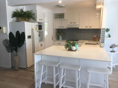 Ocean Sands Resort - Accommodation Main Beach 2