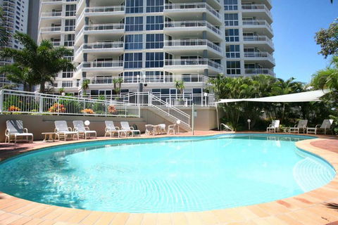 Ocean Sands Resort - Accommodation Main Beach 3