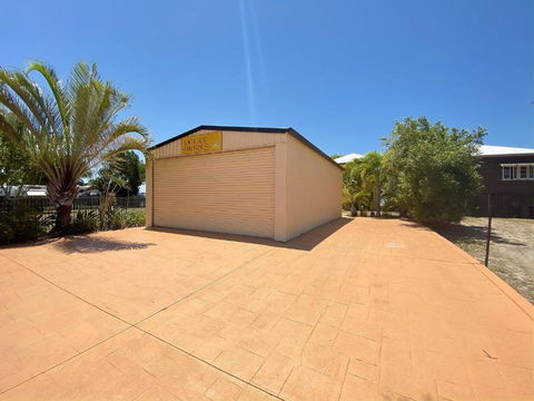 Ocean Shores UP - Burrum Heads- Riverfront - Pool -2BR - Accommodation Main Beach 3