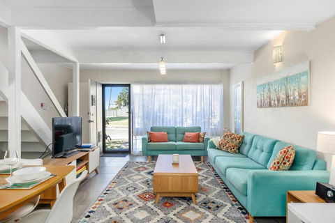 Ocean Cove - Accommodation Main Beach 2