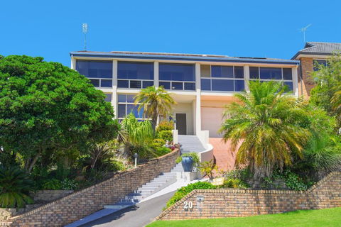 Ocean View - Accommodation Main Beach 0