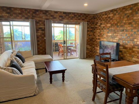 Ocean View - Accommodation Main Beach 3