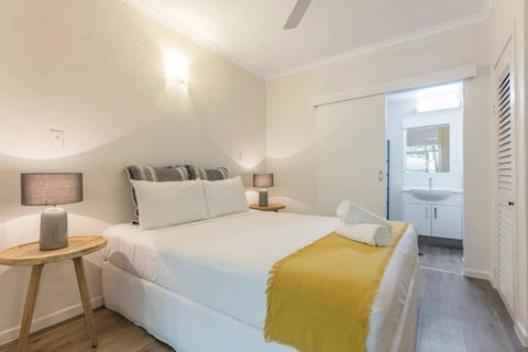 Ocean Palms Apartments - Accommodation Main Beach 1