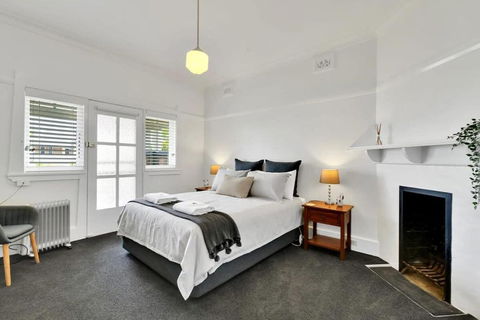Oasis On Warrendine, Sleek & Stylish, Free Wi-Fi - Accommodation Main Beach 3