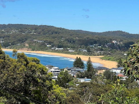 Ocean Views Beach Retreat - Accommodation Main Beach 1