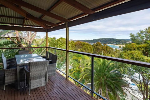 Ocean Views Beach Retreat - Accommodation Main Beach 0