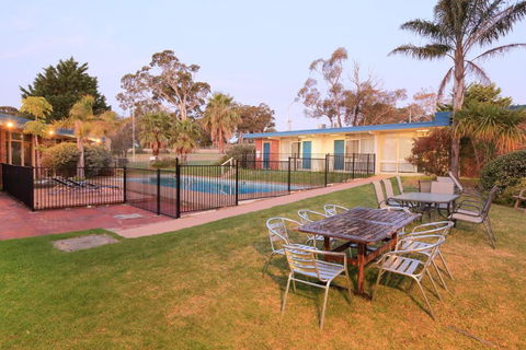 Ocean Views Motel Lakes Entrance - Accommodation Main Beach 3