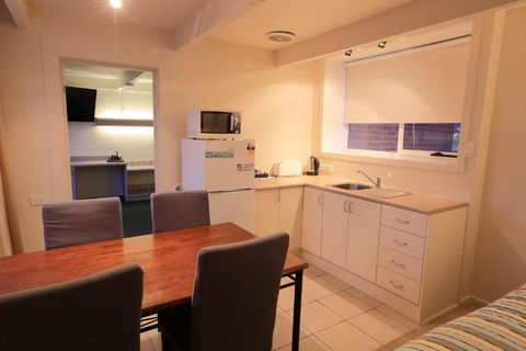 Ocean Views Motel Lakes Entrance - Accommodation Main Beach 1