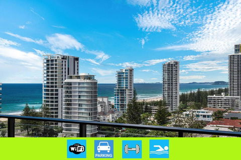 OPUS Apartment - Beach At Your Doorstep Short Walk To Light Rail - Accommodation Main Beach 0