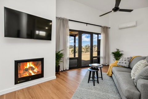 Old Bull Creek Luxury Retreat - Accommodation Main Beach 1